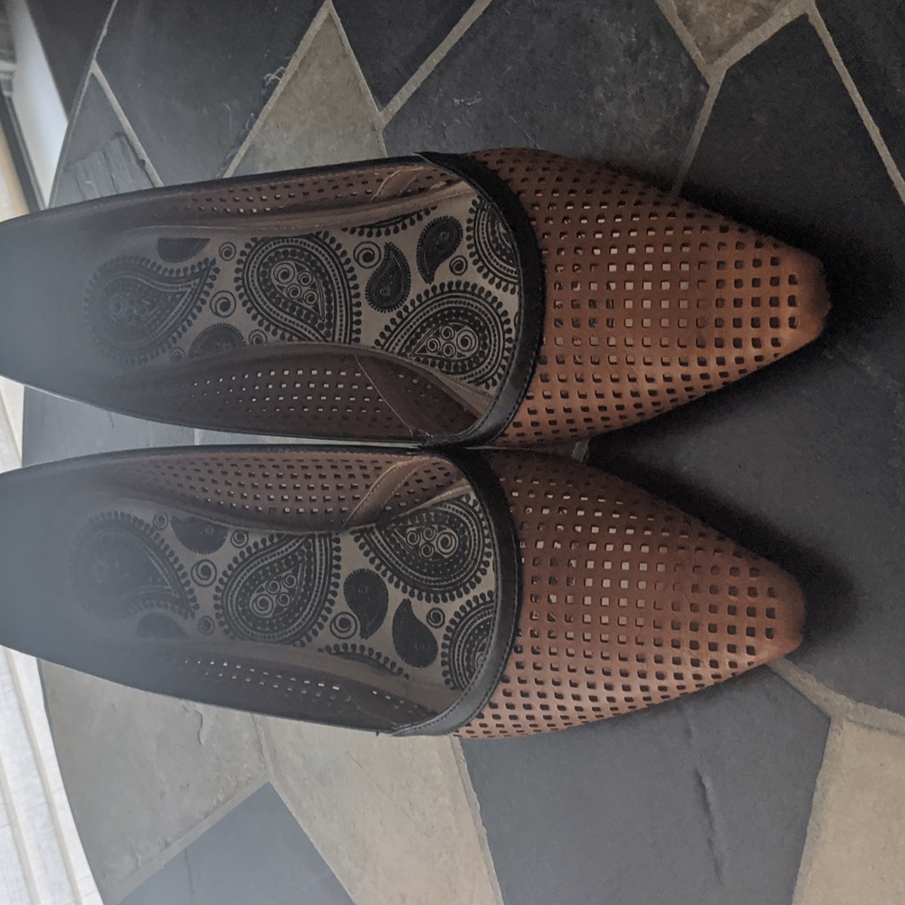 Shoes - Picture 4 of 5